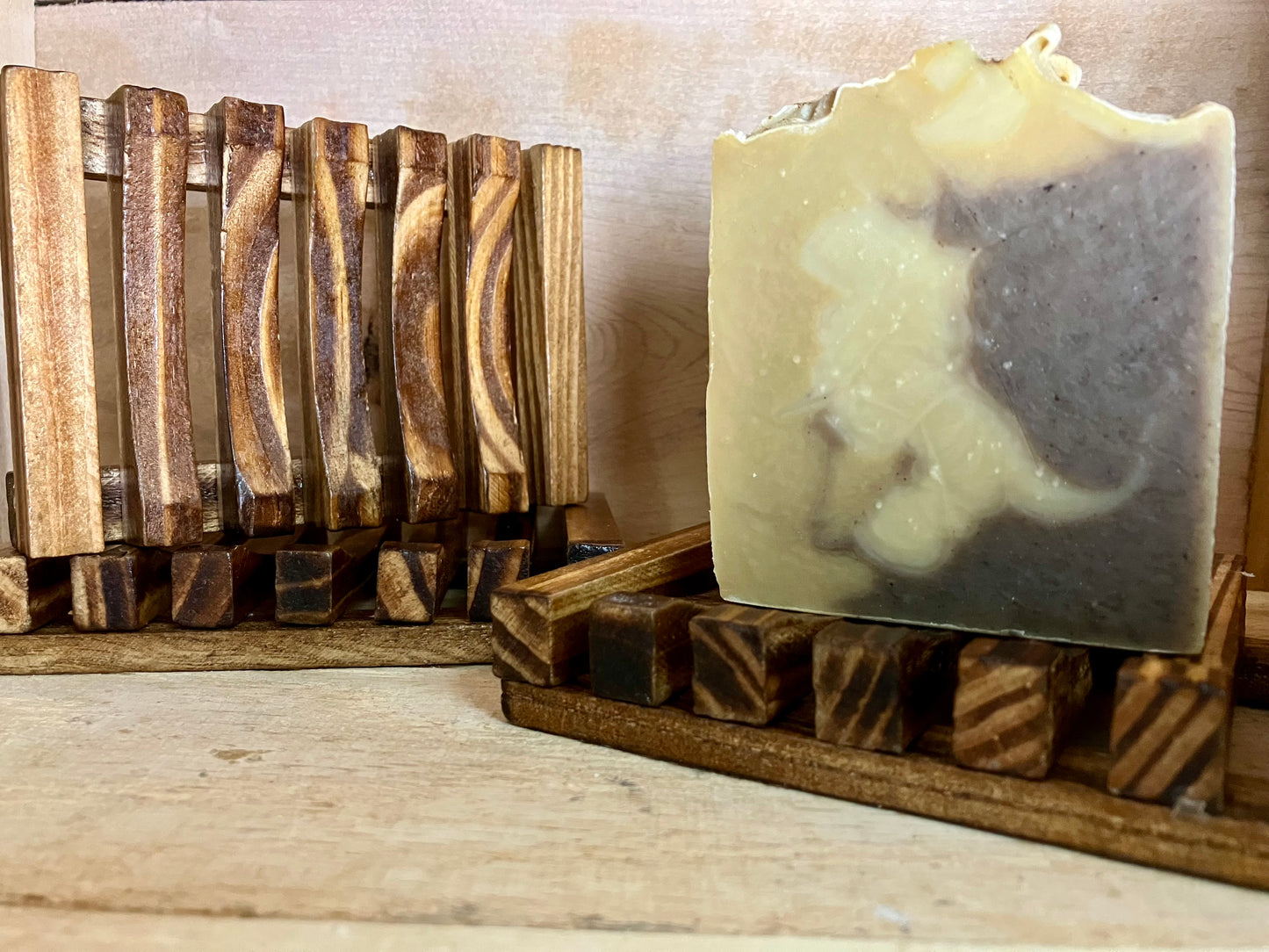 Porte-savon en bois de bambou vernis